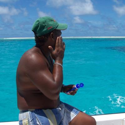 Jean-Marie mit Sonnencreme