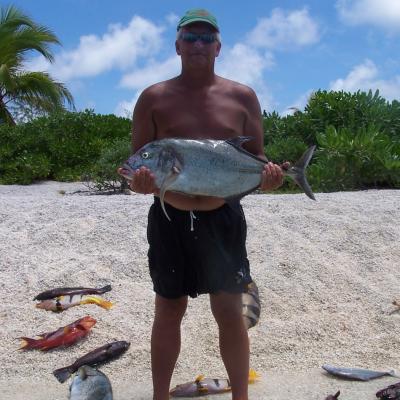 Klaus mit Bluefin-Trevally