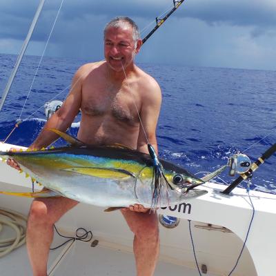 Daniel mit Yellowfin-Tuna