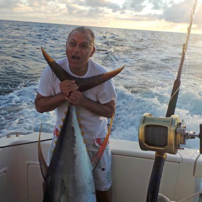 Daniel mit Yellowfin-Tuna