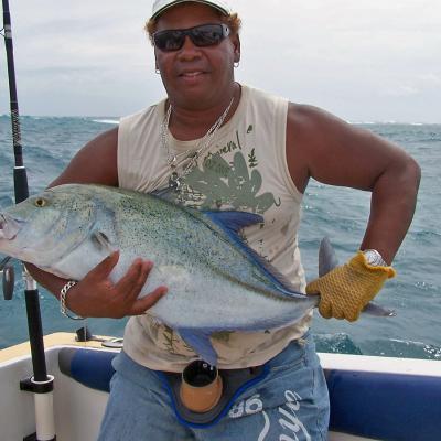 Jean-Marie mit Bluefin Trevally