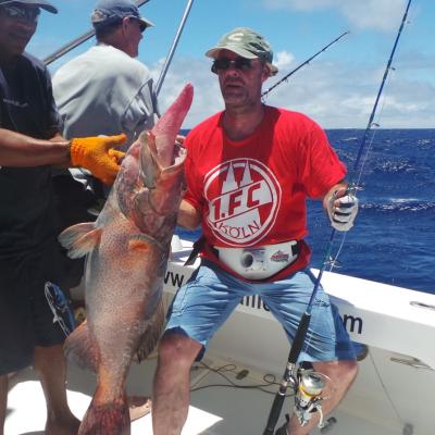 Mikel mit Zackenbarsch